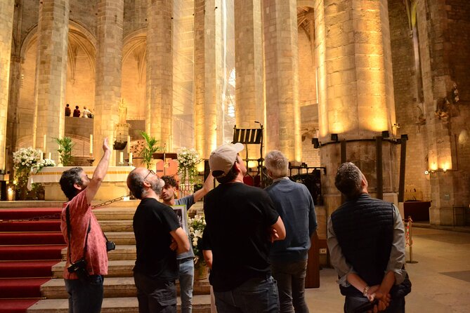 El Born: Santa Maria del Mar Tour with Exclusive Rooftop Views - How the tour handles language and communication