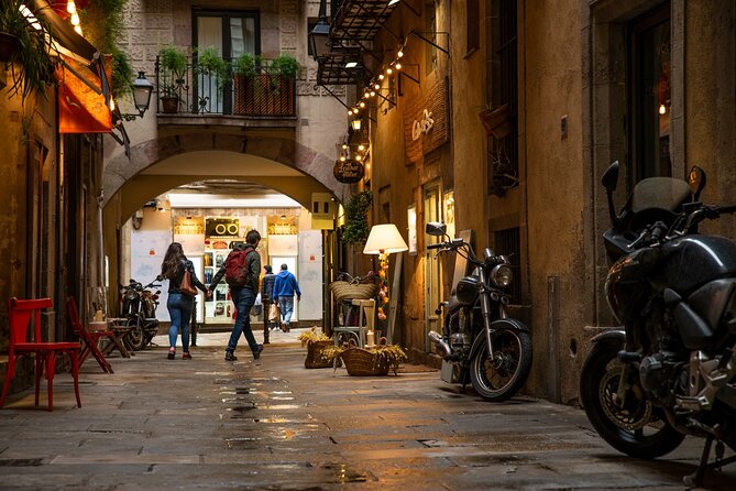 Elevate Your Photography - Barcelona Private Tour & Workshop - The Gothic Quarter, from Roman streets to medieval details