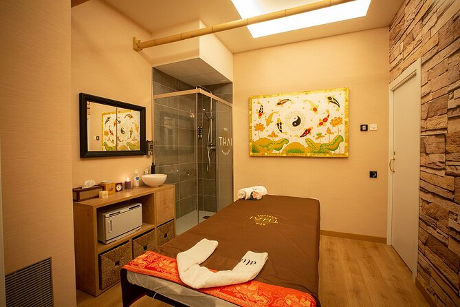 Exfoliating and Moisturizing Body Treatment of 60 min in THAI MASSAGE ALURA - Timing your visit around Barcelona