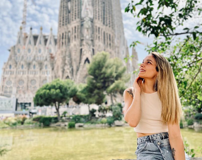Explore Barcelona by Bike & Photo Shooting - Key points at a glance