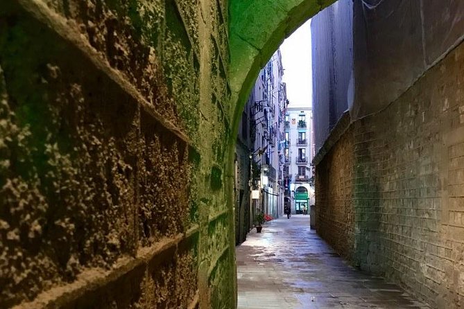 Explore hidden streets of Barcelona with a local - Key details before you book