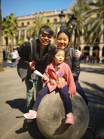 Family Private Tour: Churros, Hot Chocolate & Games in Barcelona - Why this works better than a standard walking tour