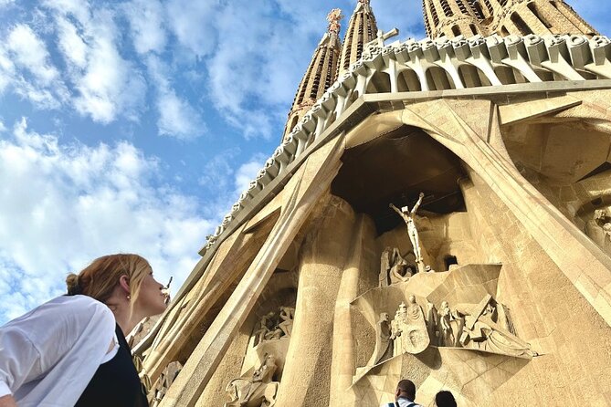 Fast Track Sagrada Familia Guided Tour - Inside Gaudí’s symbolic forest