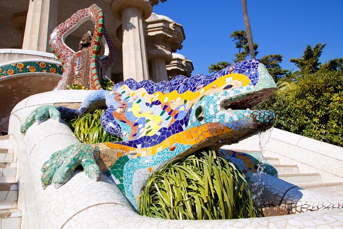 Fast Track Sagrada Familia & Park Guell the best of Gaudí - Moving from Sagrada Familia to Park Güell
