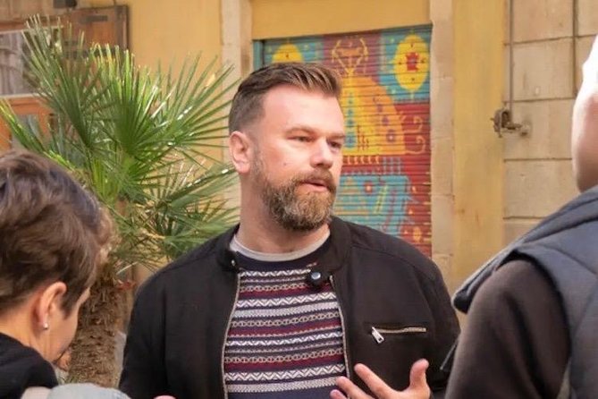 Feel like Gaudí: Barcelona Mosaic Workshop with Tour - Why the workshop gives the walking tour a point