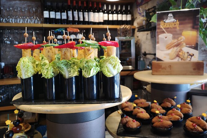 Food & Drink Private Tour of Barcelona in Traditional Taverns - Blai 9 and the pintxos without bread