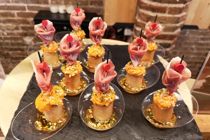 Food & Drink Tasting Private Tour & Sagrada Familia Skip the Line - Churros and hot chocolate at La Pallaresa