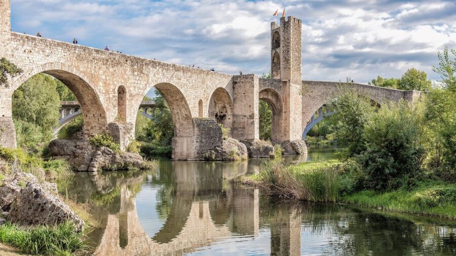 From Barcelona: Besalú & Medieval Towns Tour w/ Hotel Pickup - Santa Pau and the slower side of Catalonia