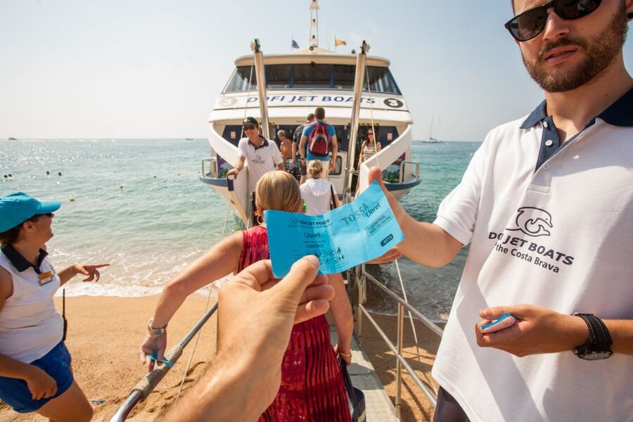 From Barcelona: Costa Brava Day Tour with Boat Trip - Lunch, beaches, and local food in Tossa
