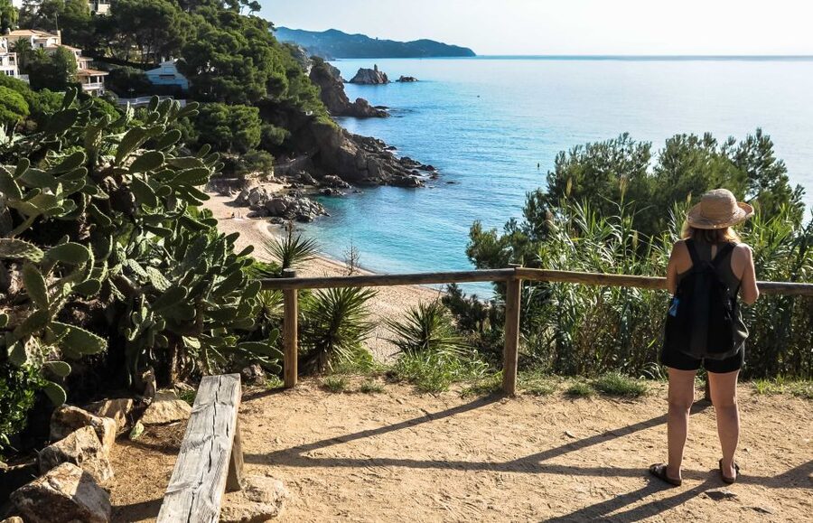 From Barcelona: Costa Brava Day Tour with Lunch - Who should book this day trip