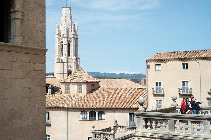 From Barcelona: Girona & Costa Brava Game of Thrones Tour - Who should book this day?