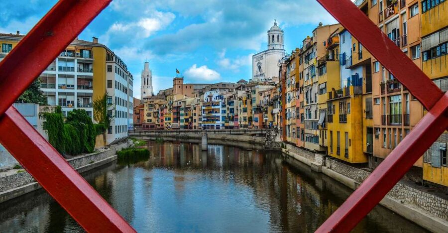 From Barcelona: Girona, Game of Thrones Tour - Entering Girona’s old city
