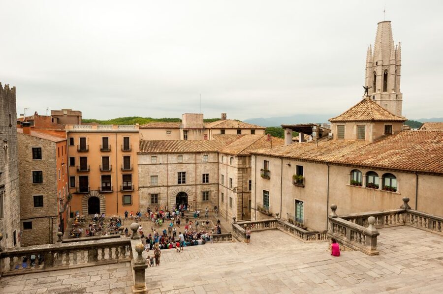 From Barcelona: Girona Guided Tour & Dalí Museum in Figueres - Entering the Dalí Theatre-Museum in Figueres