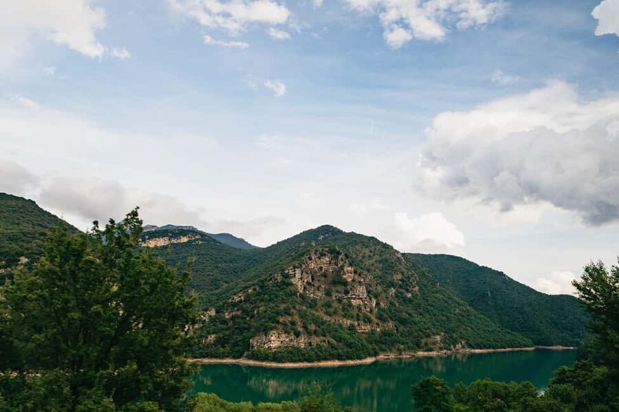 From Barcelona: Guided Day Trip to Andorra and France - Why this three-country day trip works