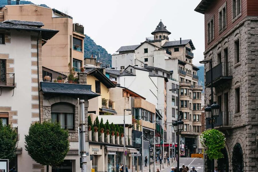From Barcelona: Guided Day Trip to Andorra and France - What the road time means in practice
