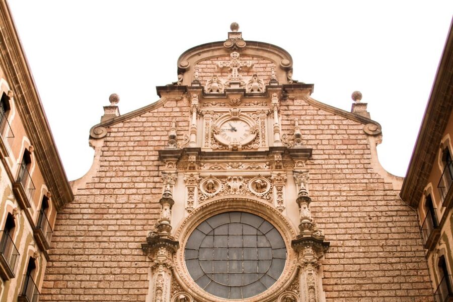 From Barcelona: Half-Day Montserrat Experience - The 45-minute introduction to the monastery