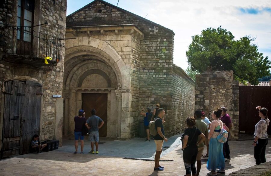 From Barcelona: Medieval Villages Day Tour - Leaving Barcelona for Catalonia’s medieval hills