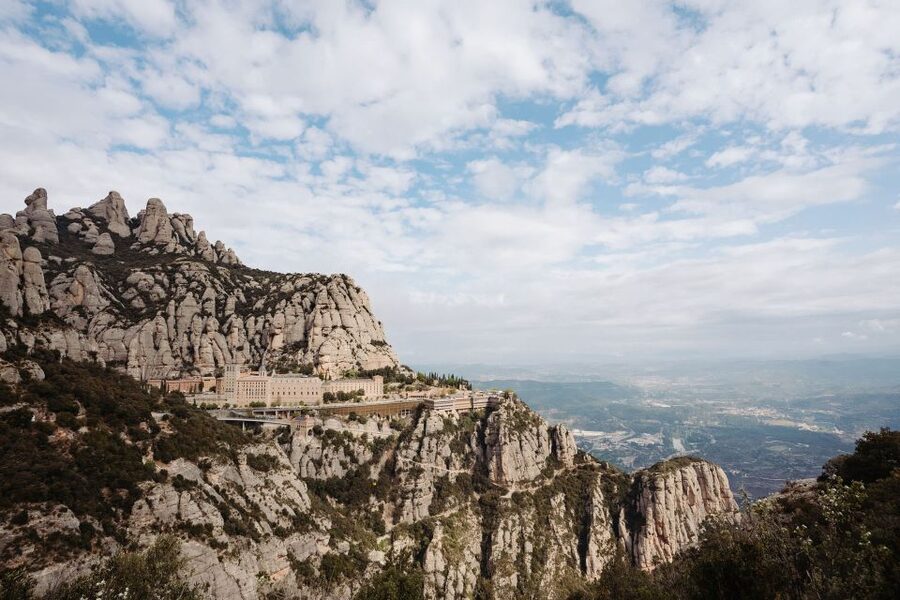 From Barcelona: Montserrat & Cava Winery Day Trip - A 4x4 ride, cava tasting, and production visit