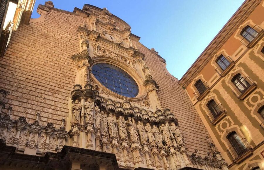 From Barcelona: Montserrat Private Day Trip With Pickup - A guided introduction to Montserrat Natural Park