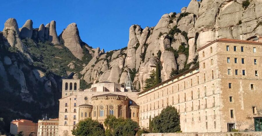 From Barcelona: Montserrat Private Guided Tour and Cable Car - Key points at a glance