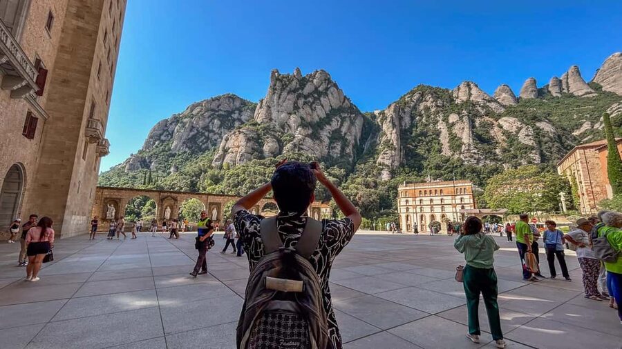 From Barcelona: Montserrat Tour, Rack Railway & Licor Taste - Why Montserrat makes a fine break from Barcelona