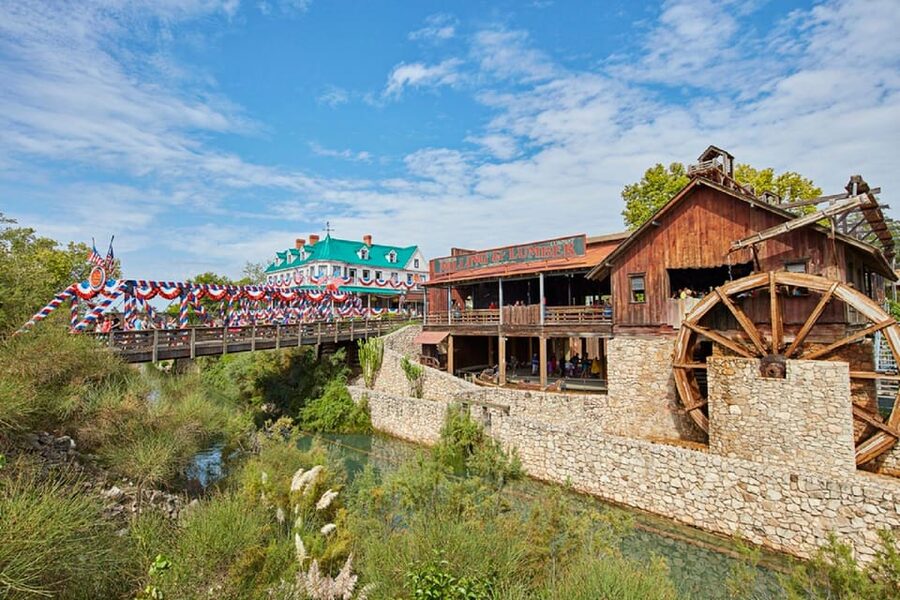 From Barcelona: PortAventura Theme Park Ticket & Transfer - The fixed return bus is the part you cannot improvise
