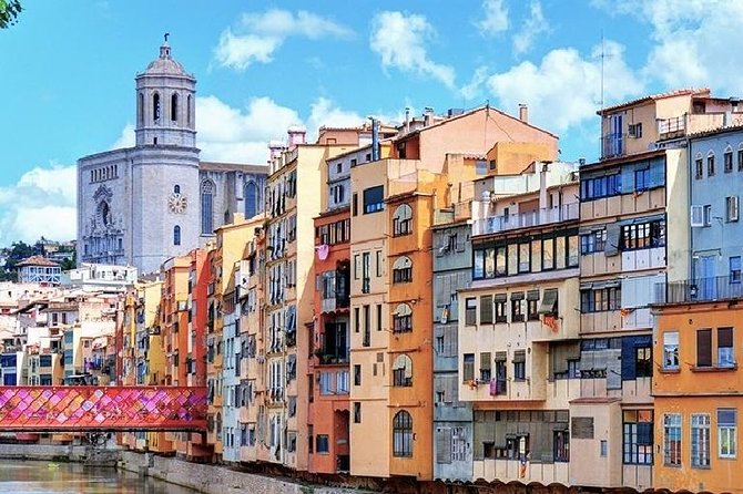 From Barcelona: Private Girona and Figueres with Dali Museum Tour - Entering the Dalí Theatre-Museum