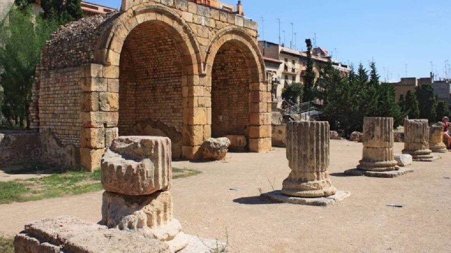 From Barcelona: Private Half-Day Tarragona Tour with Pickup - The amphitheater beside the sea