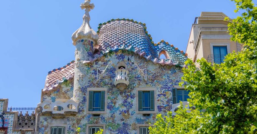 From Costa Brava: Barcelona and Antoni Gaudí's Work Bus Tour - The Rambles, Plaça Catalunya, and Arco de Triunfo
