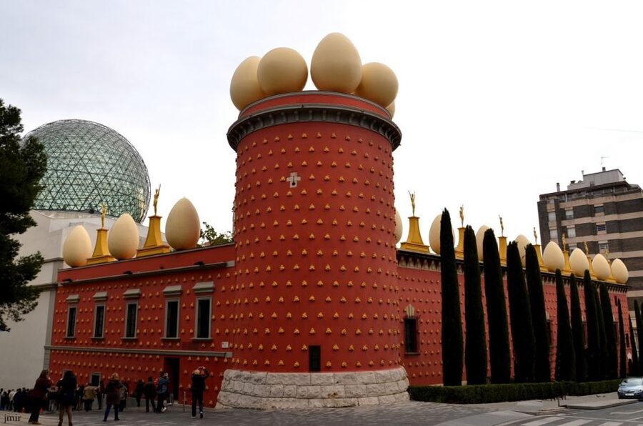 From Girona: Dalí Museum and Girona Small Group Tour - Key points at a glance