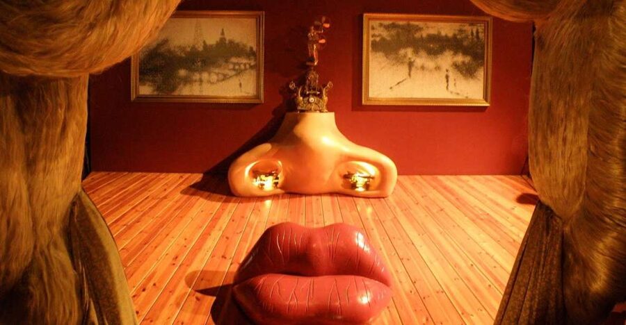 From Girona: Dalí Museum and Girona Small Group Tour - Meeting in Girona’s old quarter