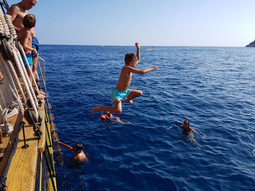 From Palamós: Southern Coast Sailing Tour - Should you book the Äran?