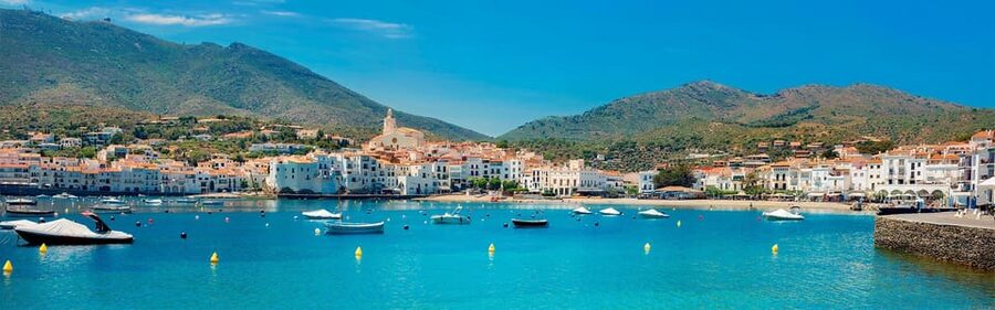 From Roses: Costa Brava Boat Tour to Cadaqués - Leaving Roses across the Bay