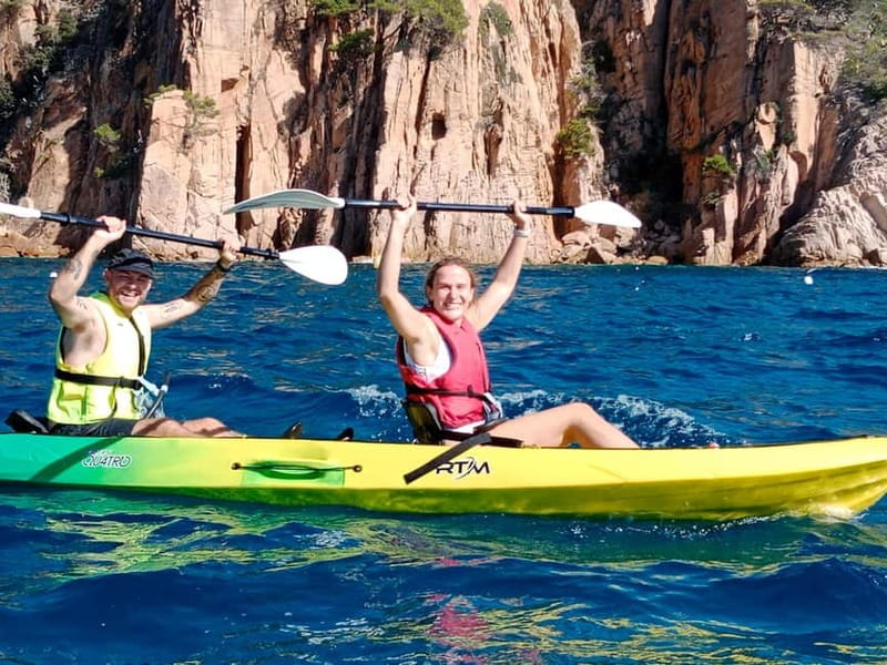 From Sant Feliu de Guíxols: Kayak and Snorkel in Costa Brava - Starting from Sant Feliu de Guíxols beach