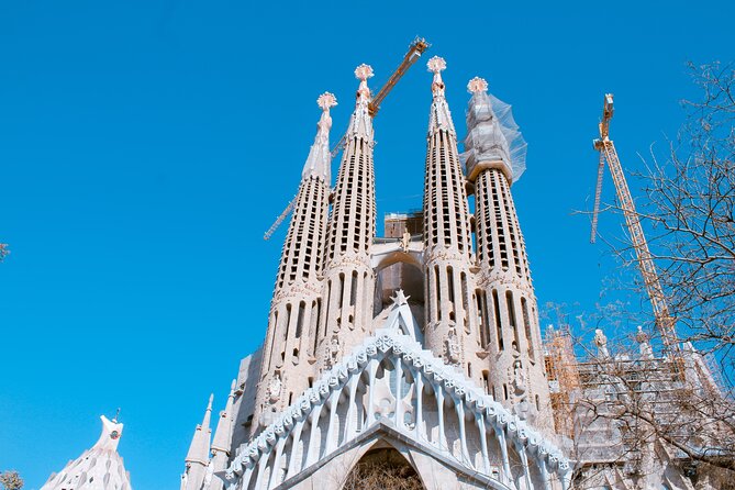 Gaudi and La Sagrada Familia Exterior Self-Guided Audio Tour - Who will enjoy this short audio walk