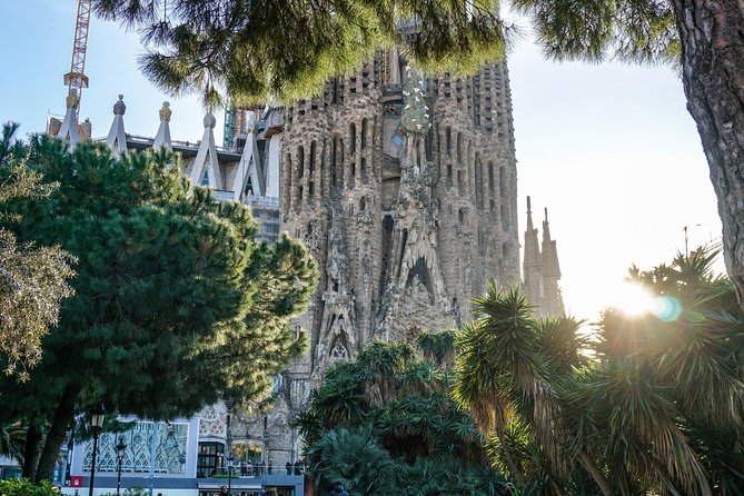 Gaudi and La Sagrada Familia Exterior Self-Guided Audio Tour - The app and offline listening