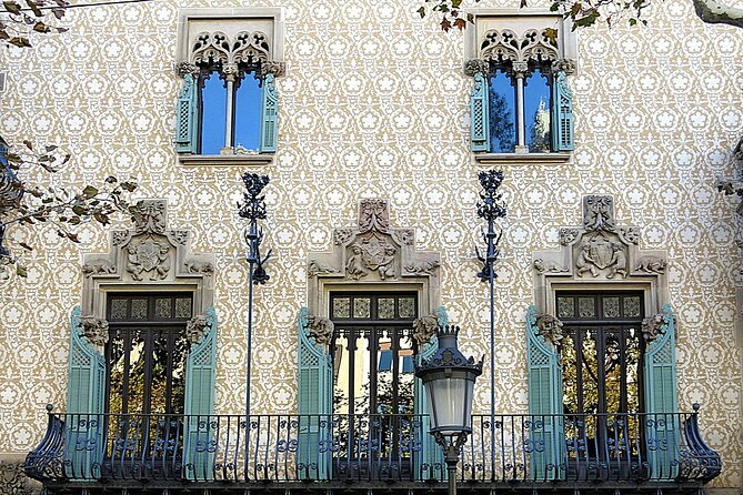 Gaudí and Modernism - Private Walking Tour - Bancs Fanals: small works hiding in plain sight
