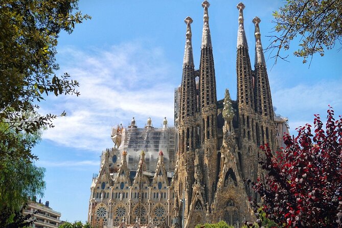 Gaudí and Modernism - Private Walking Tour - Passeig de Gràcia and the wealth behind the façades
