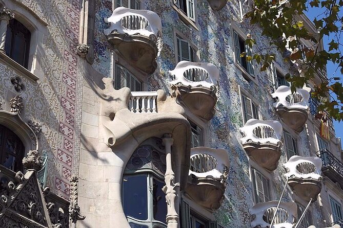 Gaudi Masterpiece: Casa Batlló with Expert Guide and STL Tickets - Why the small group matters