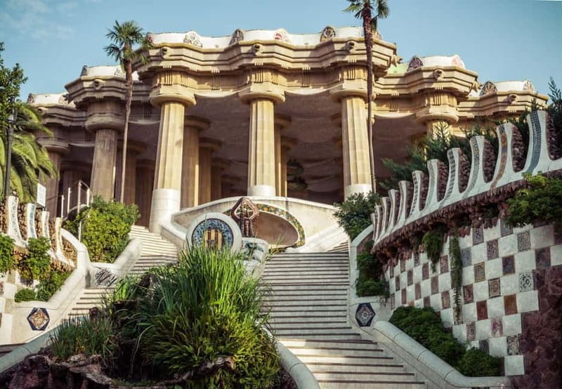 Gaudi's legacy. Exclusive tour to Park Güell and Casa Batlló - The 20-minute metro ride between Gaudí sites