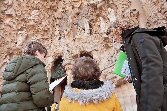 Gaudi & Sagrada Familia Donation-Based Tour in English - The guides shape the experience
