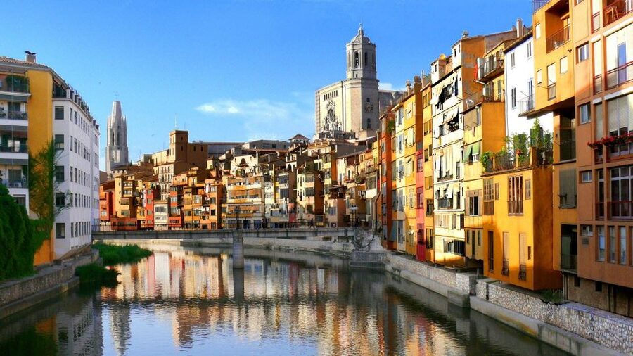 Girona and Figueres Full-Day Tour with Hotel Pick Up - Key points at a glance