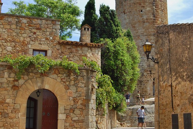 Girona & Costa Brava Small-Group Tour with Pickup from Barcelona - Practical details before you book