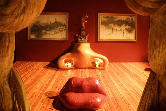 Girona & Dali Museum Small Group Tour with Pick-up from Barcelona - Dalí’s jewels and the final museum details