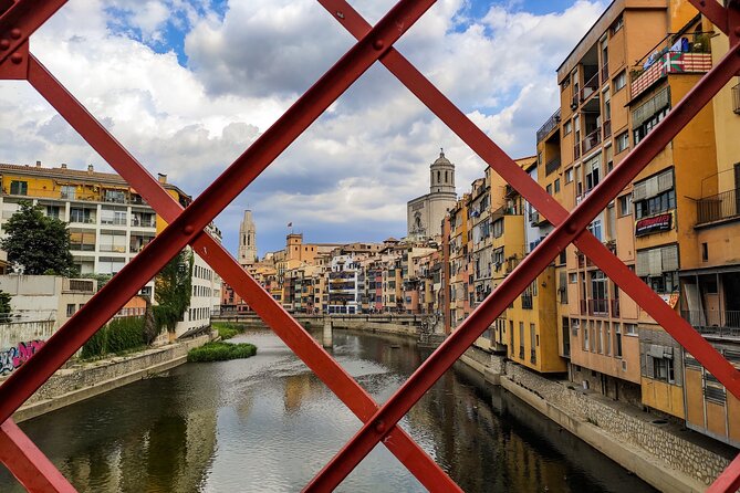 Girona, Figueres, Dalí and Cadaqués Museum from Barcelona - Girona begins with the strongest walking tour