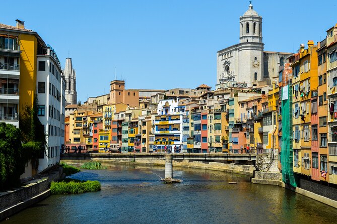 Girona, Figueres, Dalí and Cadaqués Museum from Barcelona - The coach makes a complicated route possible