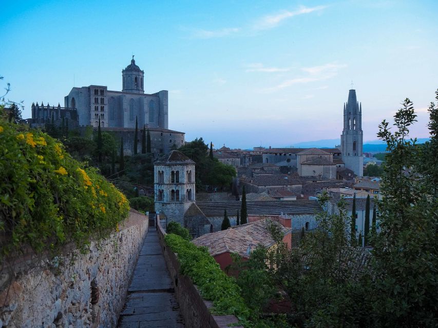 Girona: Guided 2-Hour Walking Tour with Food Tasting - The Jewish Quarter and the cathedral