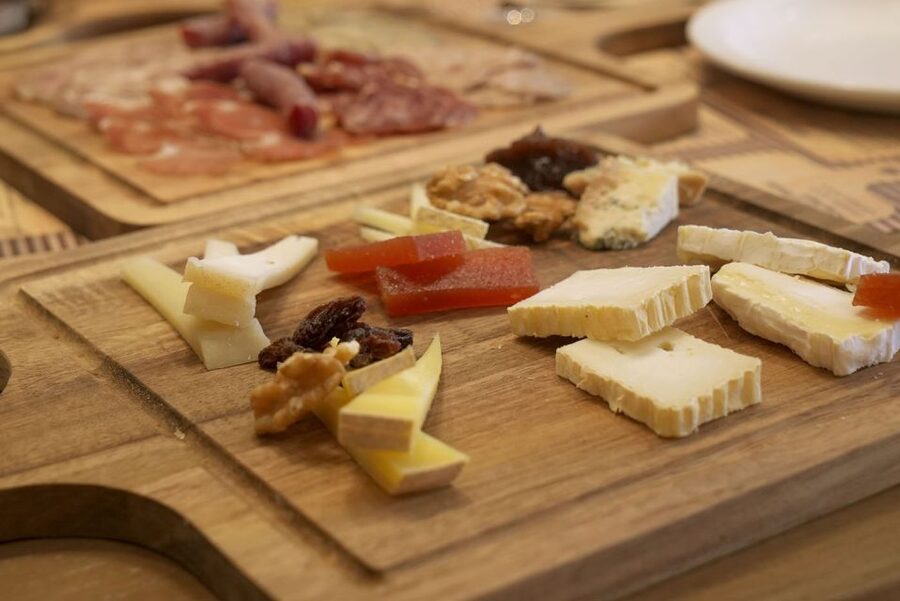 Girona: History and Gastronomy Small Group with Tastings - Should you book this Girona walking and tasting tour?