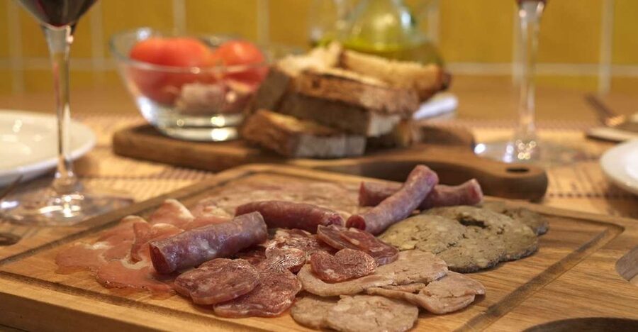 Girona: History and Gastronomy Small Group with Tastings - The Jewish quarter and Girona’s older lanes