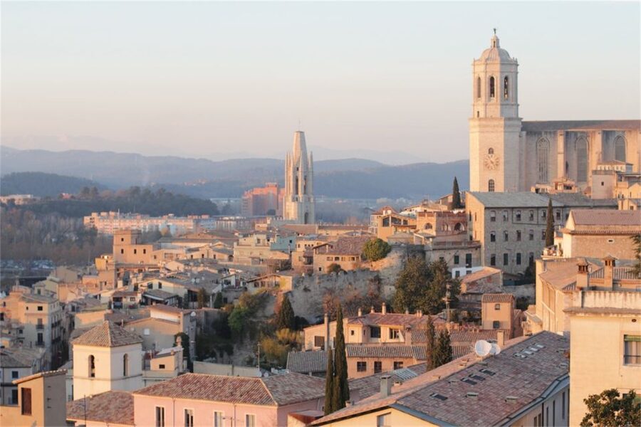 Girona: History and Gastronomy Small Group with Tastings - Who will enjoy this Girona experience?